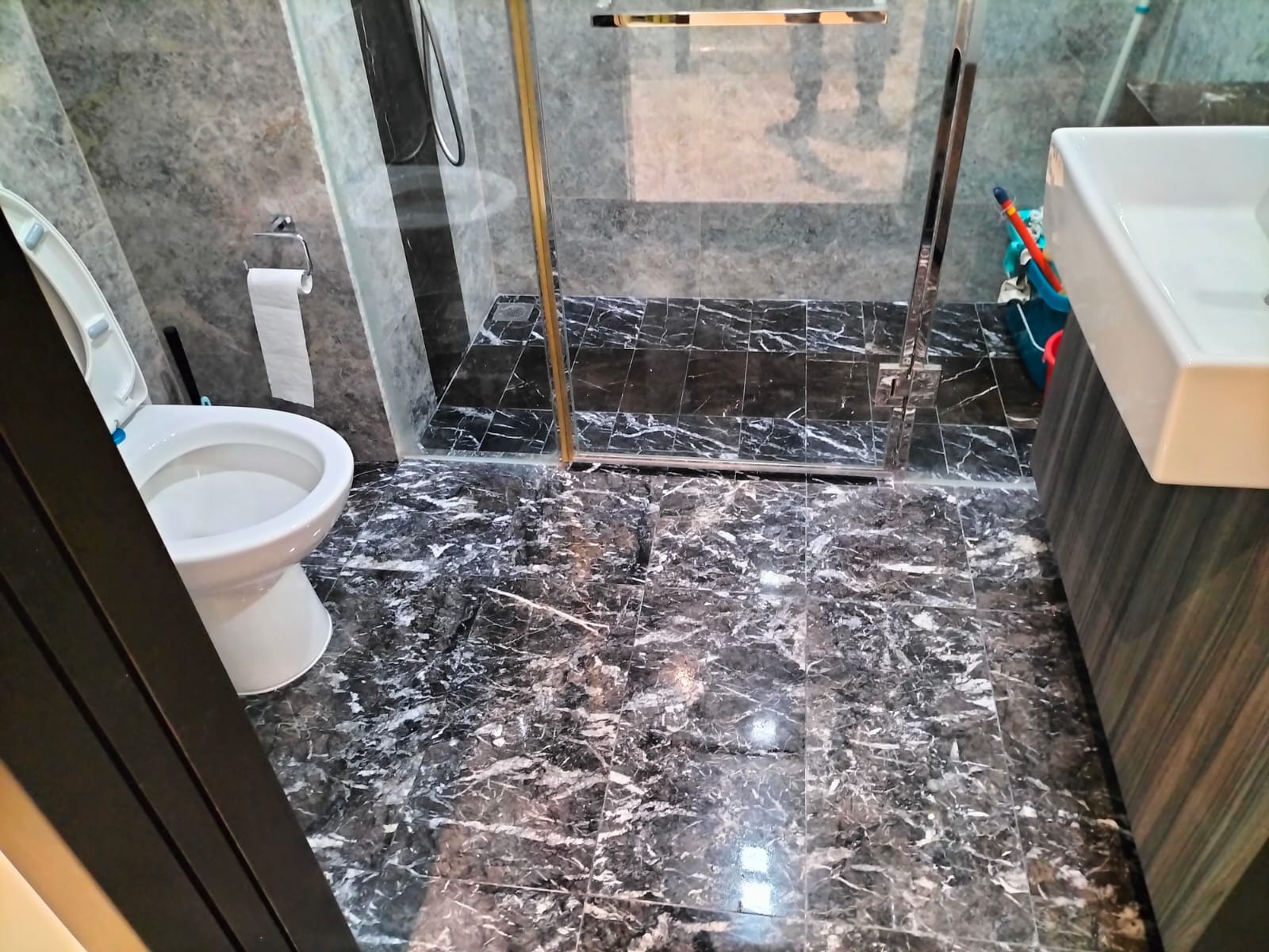 Marble Gum Grout Service